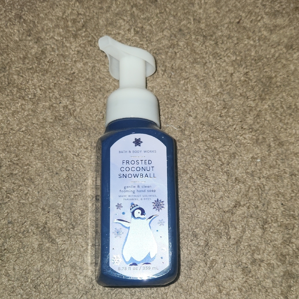 Bath & Body Works Blue Frosted Coconut Snowball Soap